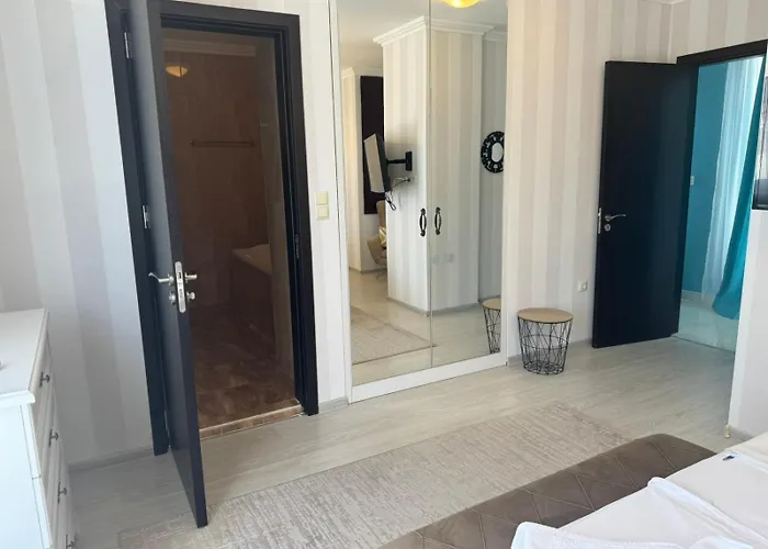 Fenix Complex Aparthotel