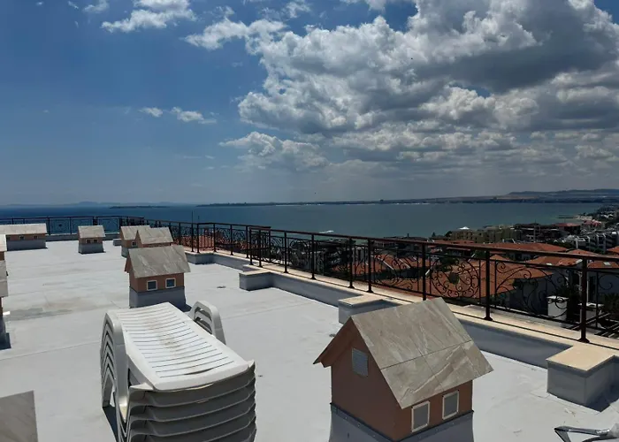 Fenix Complex Aparthotel 4*